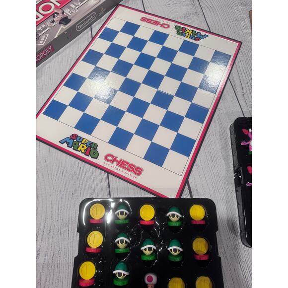 Super Mario Bros Chess Collectors Edition - Picture 6 of 7